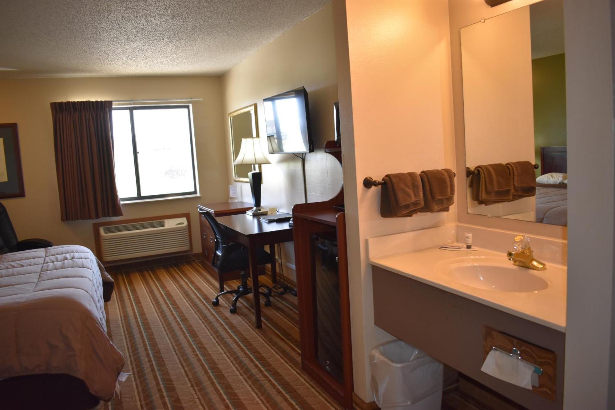 Heartland Hotel & Suites Rock Valley Экстерьер фото