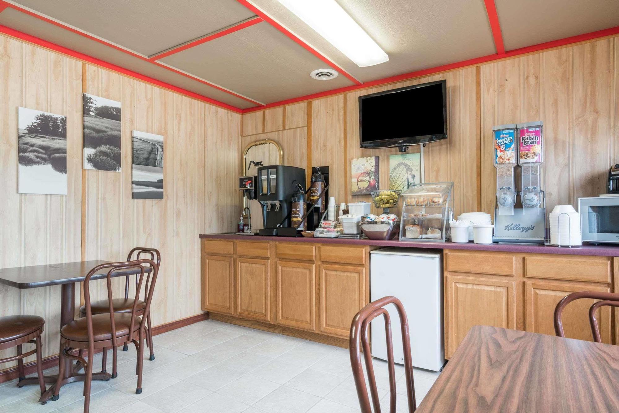Heartland Hotel & Suites Rock Valley Экстерьер фото