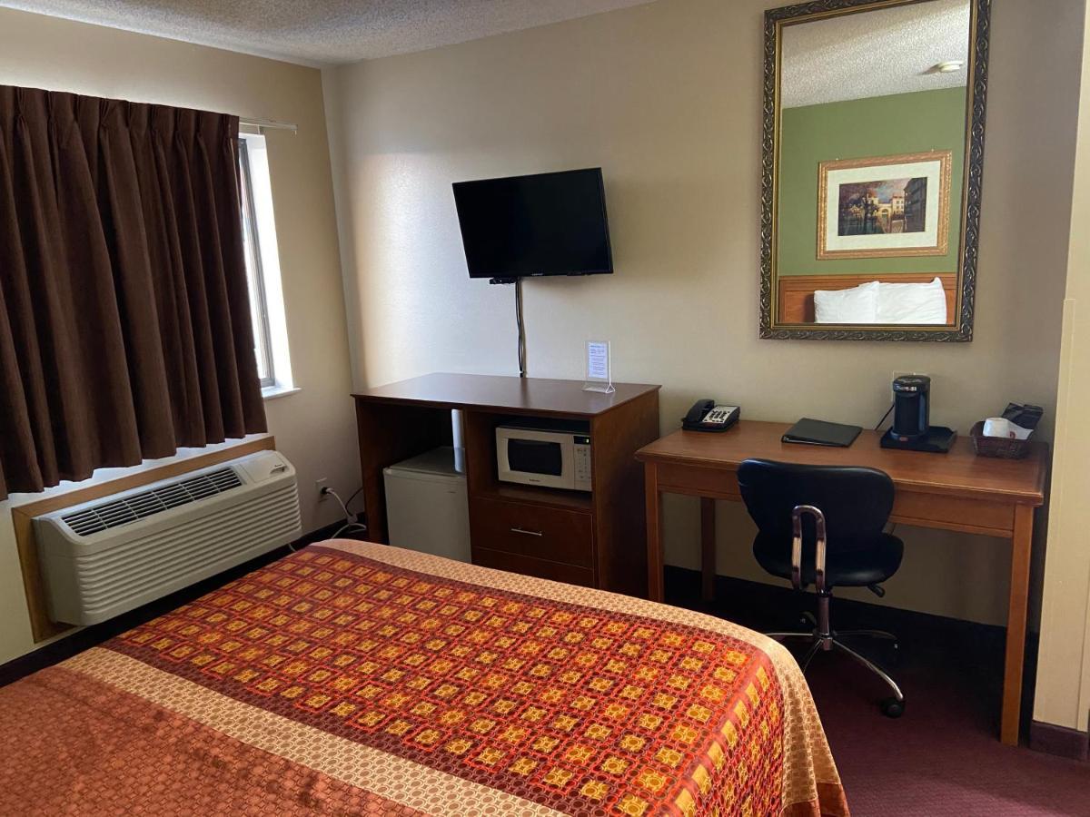 Heartland Hotel & Suites Rock Valley Экстерьер фото